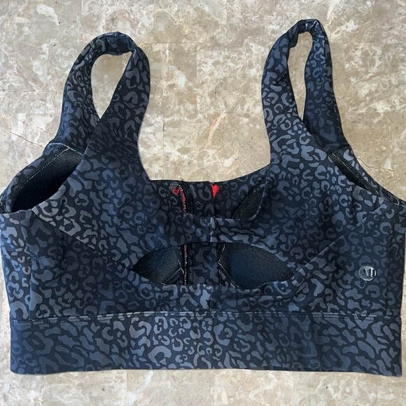 All Access Leopard Zip Front Sports Bra Size L - Picture 3 of 8
